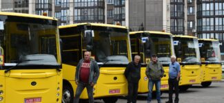 Сім громад на Волині отримали нові шкільні автобуси