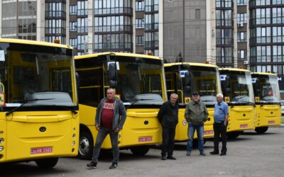 Сім громад на Волині отримали нові шкільні автобуси
