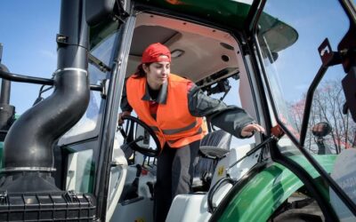 Стартує вступна кампанія до профтехів. Чекаємо майбутніх електриків, будівельників, енергетиків, зварювальників, верстатників, радіотехніків, автослюсарів, трактористів, кравців, перукарів, кухарів і ще багато, багато інших майбутній професіоналів!