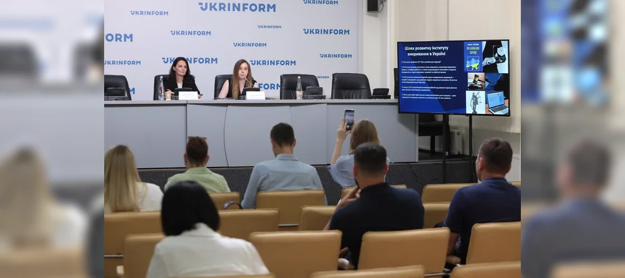 НАЗК презентувало унікальний гайд для викривачів корупції у форматі коміксу