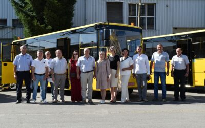 Оновлення автопарку шкільних автобусів триває