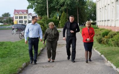Начальник ОВА Іван Рудницький проінспектував роботи у двох навчальних закладах Ратнівської громади