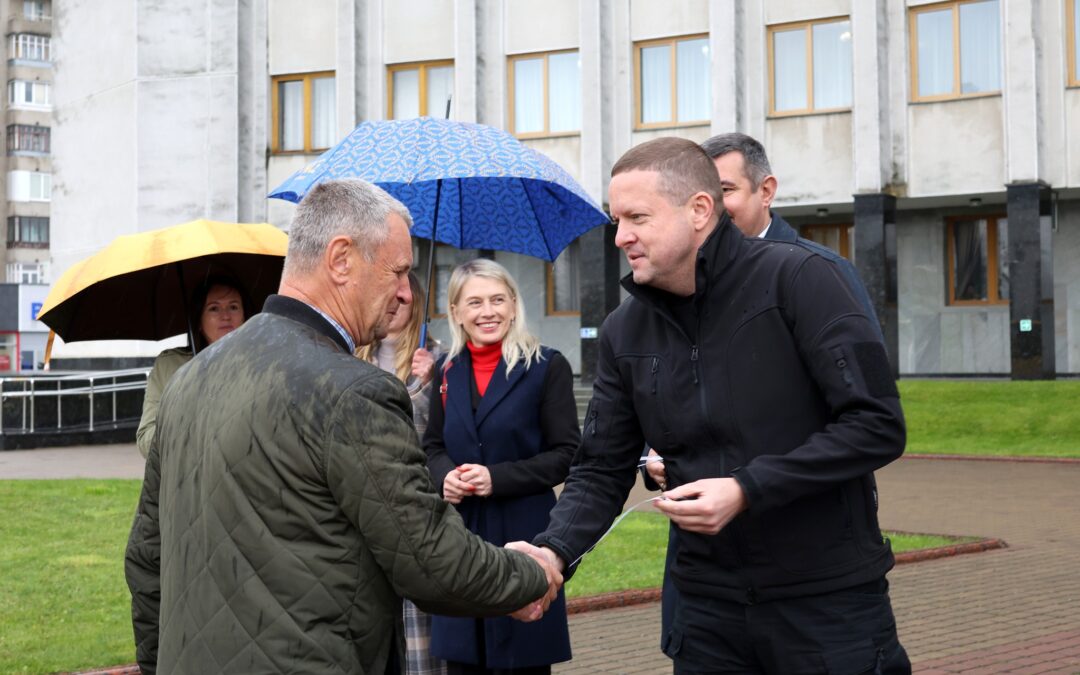 Дев’ять громад Волині отримали нові шкільні автобуси