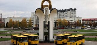 На Волині громади знову отримали шкільні автобуси