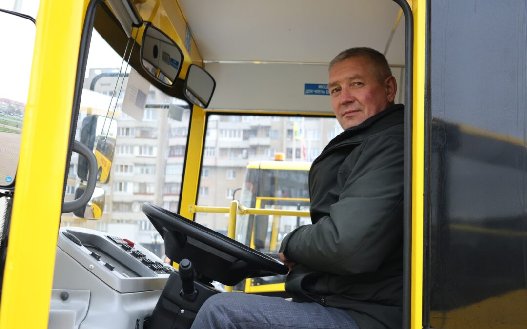 Ще кілька волинських громад отримали шкільні автобуси