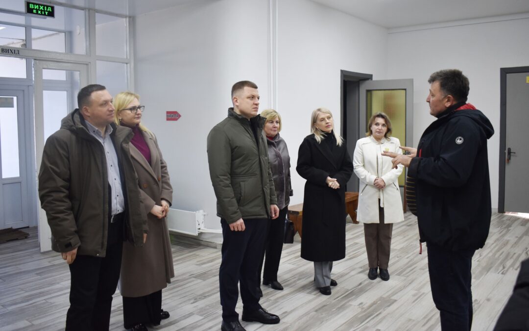 Тарас Шкітер відвідав заклади освіти у Володимирському районі