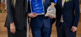 Музей науки Малої академії наук України став місцем концентрації інтелекту з усіх куточків країни. Фонд Президента України вручив премії призерам всеукраїнських та міжнародних олімпіад.