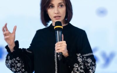 Останніми днями у регіонах поширюється інформація, що реформа старшої профільної школи нібито передбачає створення академічних та професійних ліцеїв із мінімум 300 учнями у 10–12 класах.