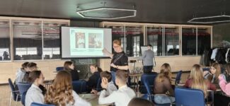 Сьогодні майже пів сотні учнів долучилися до обласного проєкту «Весняна школа проєктного менеджменту».