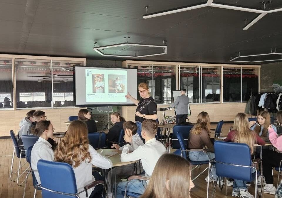 Сьогодні майже пів сотні учнів долучилися до обласного проєкту «Весняна школа проєктного менеджменту».